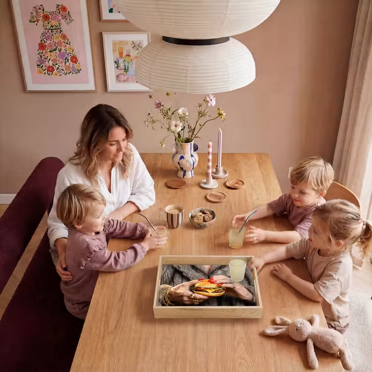 Dienblad - Vrouw - Hamburger - Bontjas — 5