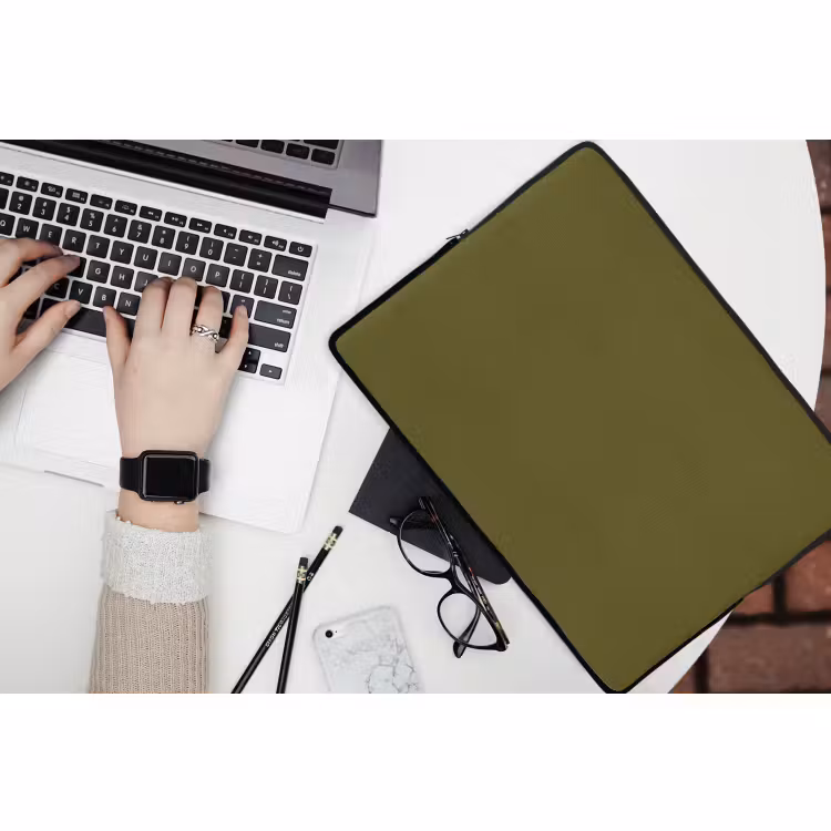 Laptophoes - Dark - Olive - Groen — 3